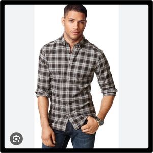 Tommy Hilfiger Melange Custom Fit
Men's Button Down Shirt 100%
Cotton Size M